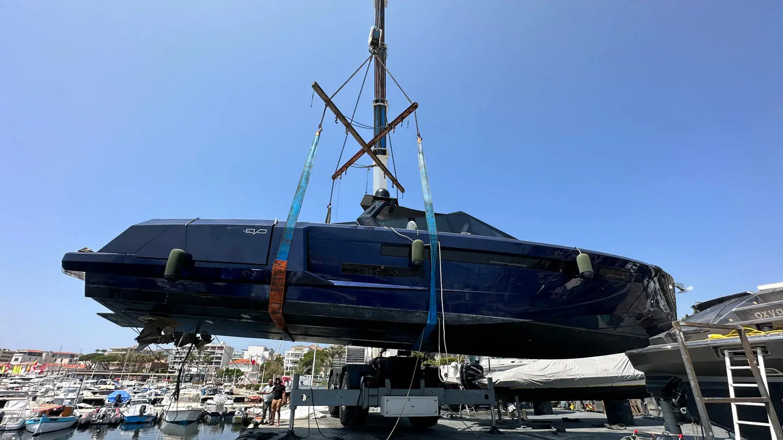 Bateau Solace Yachting en navigation au large de Cannes